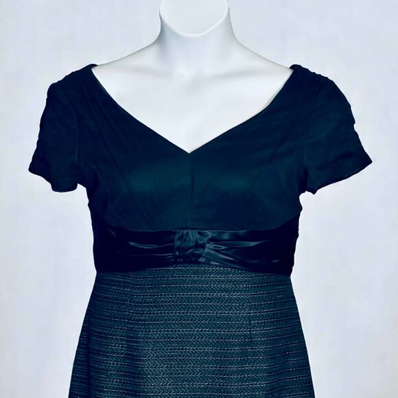 Antonio Melani Knee Length Cocktail Dress Sz 10 Metallic Blue V Neck Back Zip - Picture 2 of 7